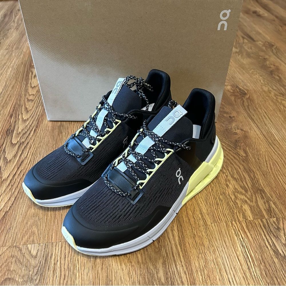 ON CLOUDNOVA FLUX black running athletic training lace up shoes sneakers womens - Picture 2 of 8